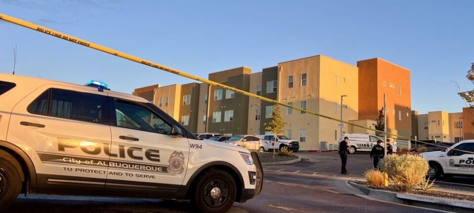 APD fatally shoots man seen hitting woman with hammer